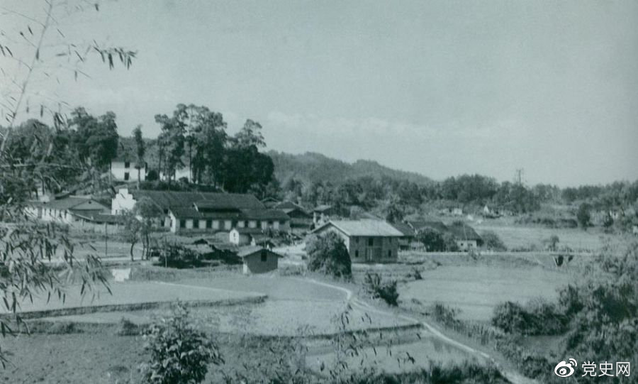 1934年8月,任弼时等率红六军团9700余人,从横石和新江口出发,开始西征。图为江西遂川县横石。